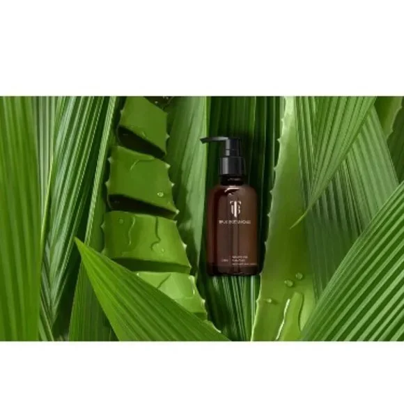 True Botanicals Renew Nourishing Cleanser, Soft, Deep, NEW - Travel Size 59 ml